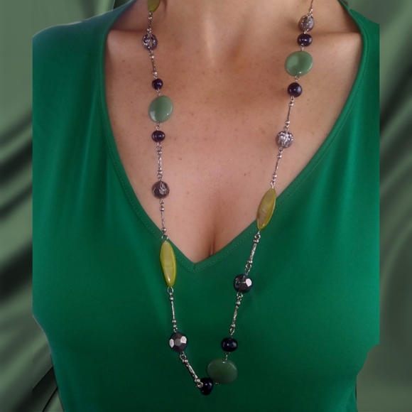 Green Aventurine & Shell Necklace - Picture 11 of 11